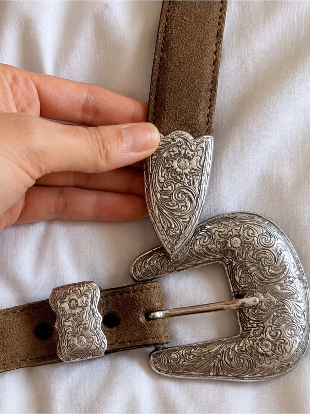 Justin belt Tan and silver vintage western